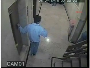 Hırsız kameraya cinsel organını gösterdi