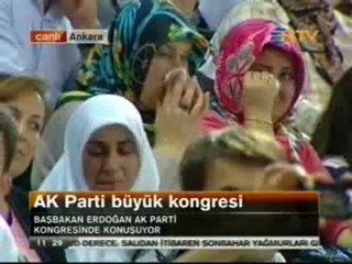 Başbakan Recep Tayyip Erdoğan salondakileri ağlattı