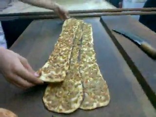 Etlekmek  Konyanın damak lezzeti -Konyalı GÜVENÇ Etliekmek Salonu sirkeci