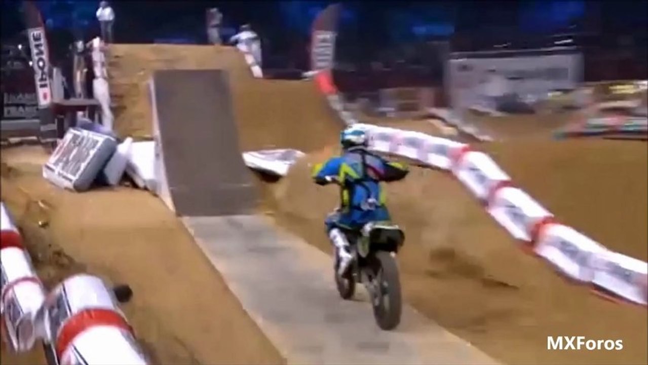Incroyable Whip 180 de Edgar Torronteras - FMX Supercross Bercy 2012