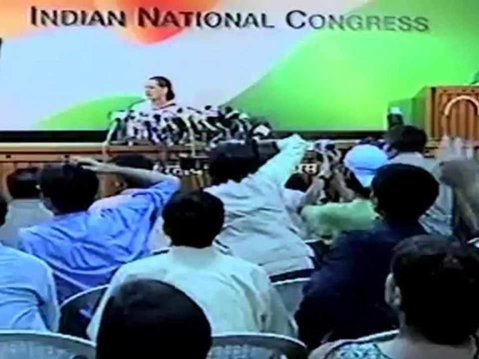 Sonia Gandhi’s press-meet after the Congress victory in the last Ls polls