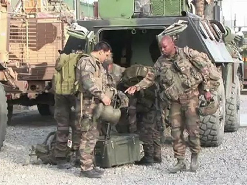 La France met fin à sa mission de combat en Afghanistan