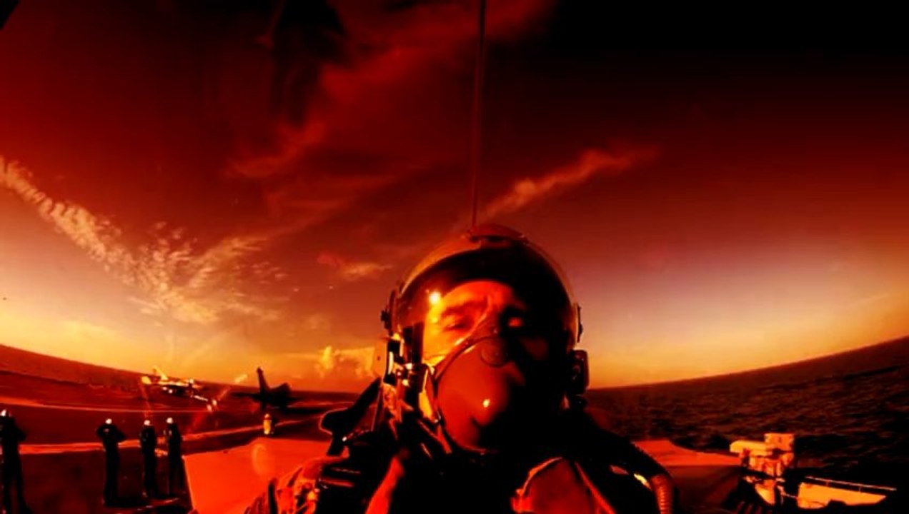 Embarquez à bord du porte-avions Charles de Gaulle