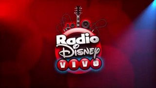 Martina e Lodovica cantano Junto a ti nel camerino di Radio Disney