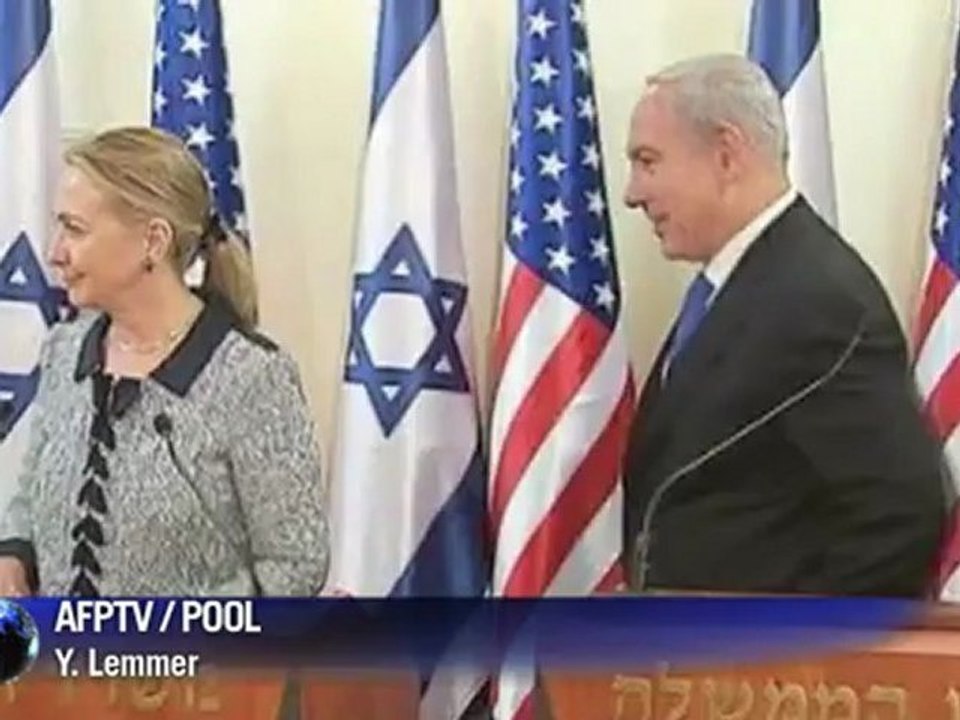 Clinton meets Netanyahu over Gaza conflict