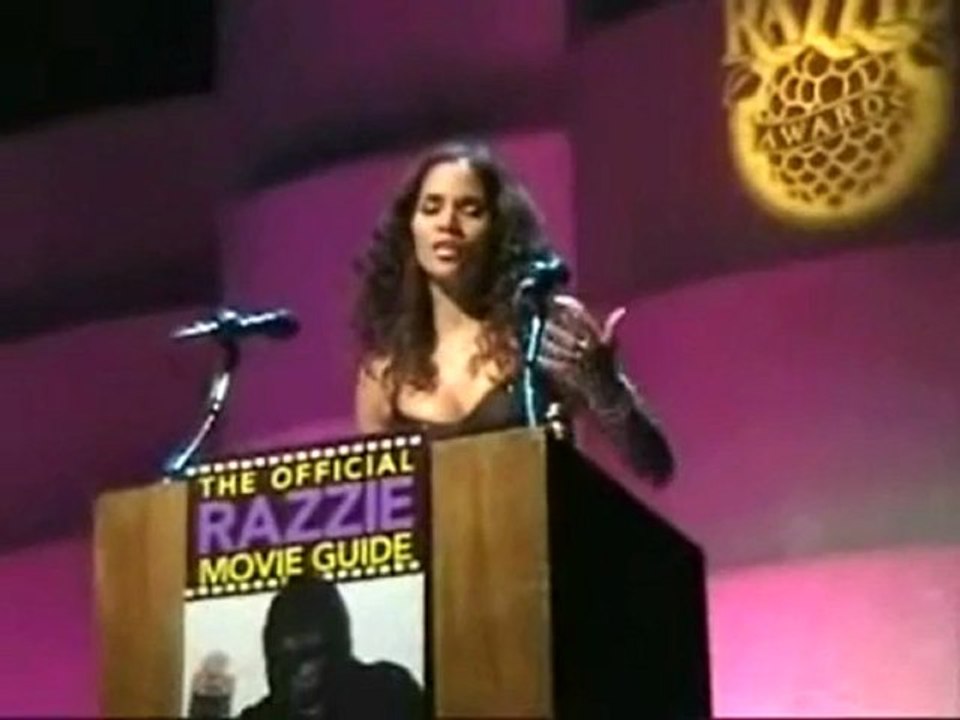 Halle Berry accepts Razzie Award for Worst Actress !