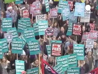 Manifestation d'étudiants britanniques contre les frais...