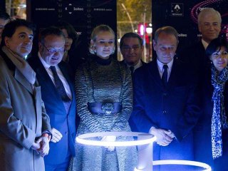 Actress Diane Kruger Lights Up Paris For The Holiday Season