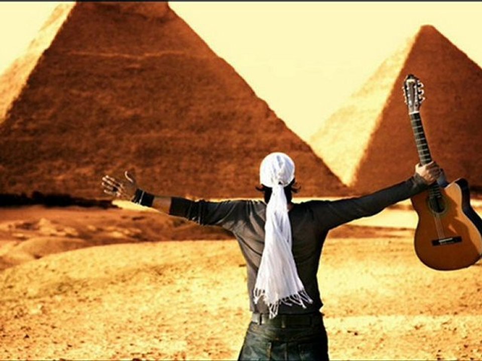 Nefsy Aba`a Ganbo ( Melody By Amr Mostafa Voice )