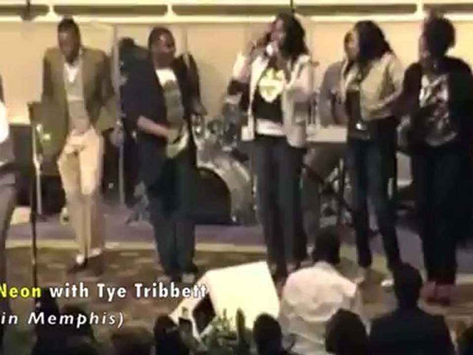 MonoNeon with Tye Tribbett (Live in Memphis)