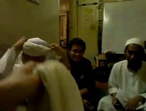 Videos posted by Tengku Ahmad Saufie- Penyampaian Musalsal Imamah Sheikh al-Musnid Sidi Yasin al-Fadani [HQ]