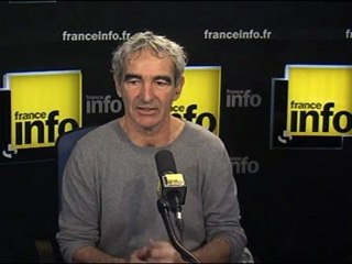 Raymond  Domenech : "Beaucoup de joueurs sont victimes de cette pression, de l'argent et de leur entourage"