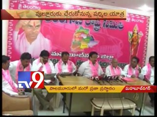 Sharmila's padayatra enters Telangana
