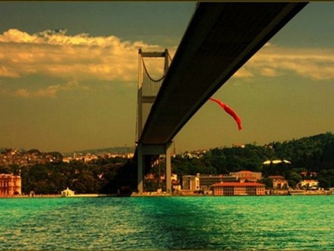 varsın bütün sevdalar koynuma girsin Gelenler baş üstüne, giden sağ olsun