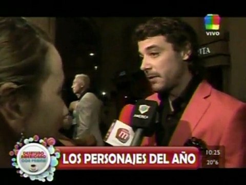 Pedro y Paula nota en Desayuno Americano (looks personajes año Gente) - 22 de Noviembre