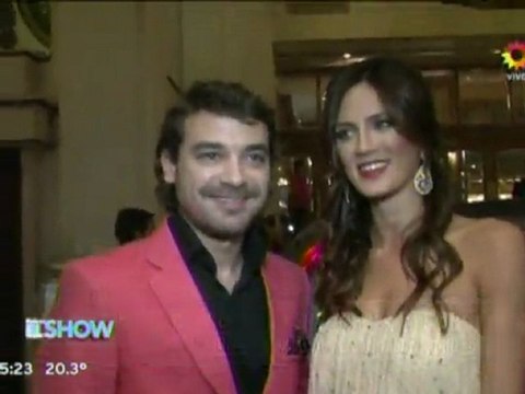 Pedro y Paula en Este es el Show 1 (looks personajes del año revista Gente) - 22 de Noviembre