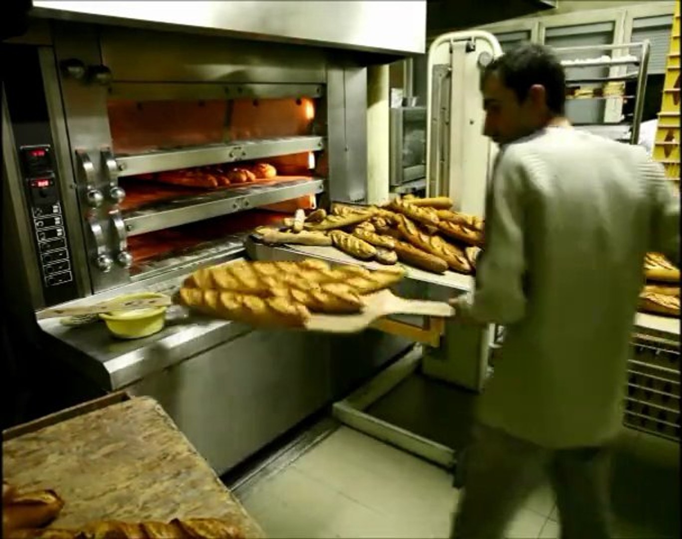 Votre boulanger au travail, toutes les étapes du pain en 18 minutes - Vidéo  Dailymotion