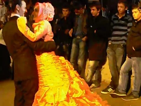 25. kasim 2012.Yeni köy muhtarinin kizinin nisan eylencesi. 020