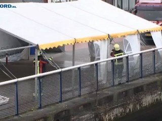 Storm jaagt op partytent bij Noorderpoort - RTV Noord