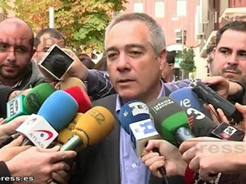 Candidatos votan en unas elecciones determinantes