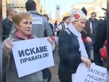 Bulgarians rally for the right to light up