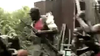 Maymunun Eline Keleş Verilirse - YouTube