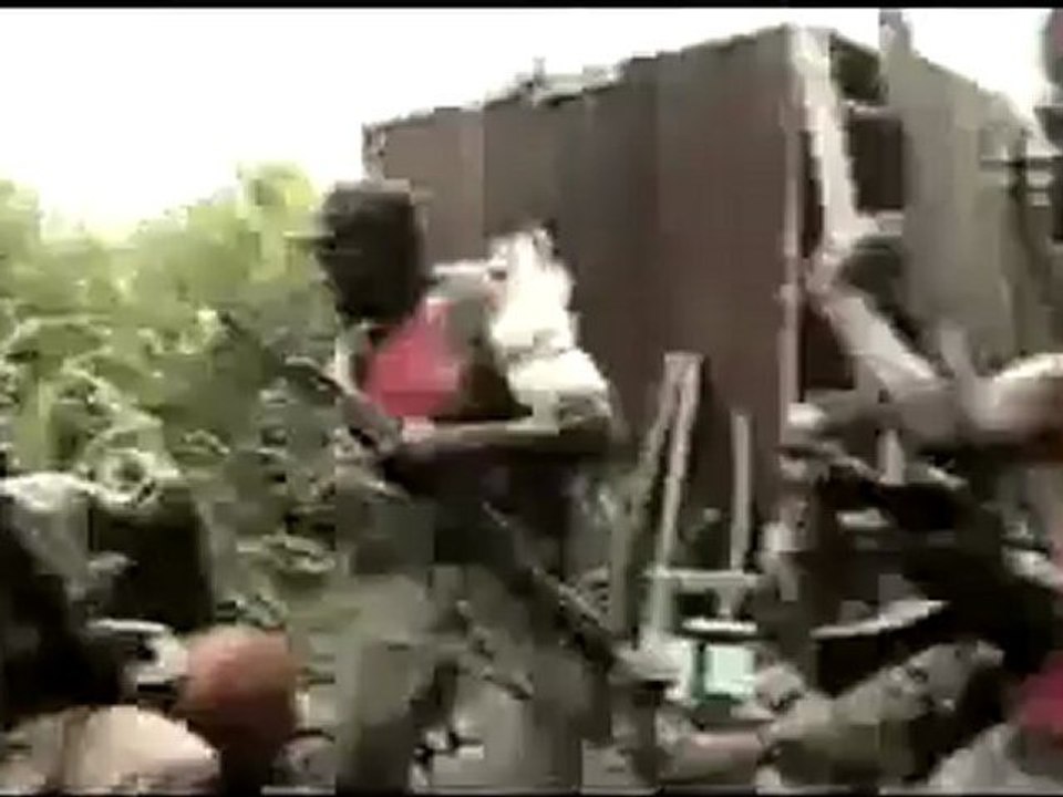 Maymunun Eline Keleş Verilirse - YouTube