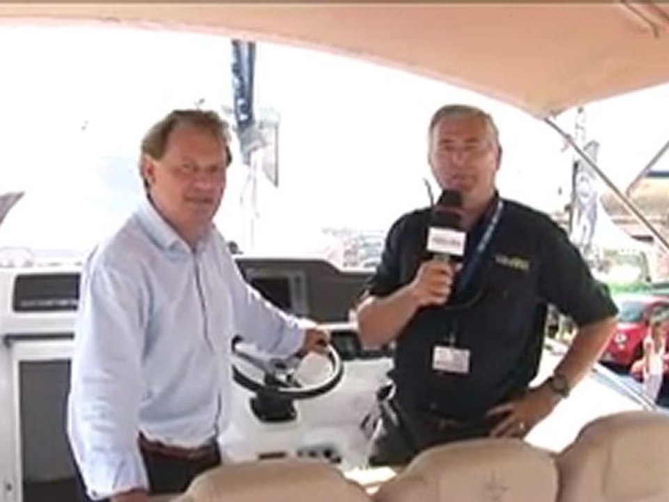 07/09/2011 - Jeanneau Cap Camara 8.5 CC sur le Festival de la Plaisance de Cannes 2011