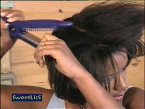 Lisseur boucleur SweetLisS : coiffage d'un cheveu crépu défrisé