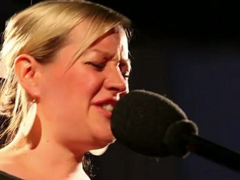 Alice Russell Heartbreaker live @Nova