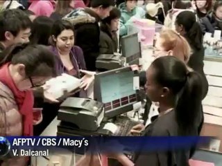 Milhares de pessoas lotam lojas na ‘Black Friday’