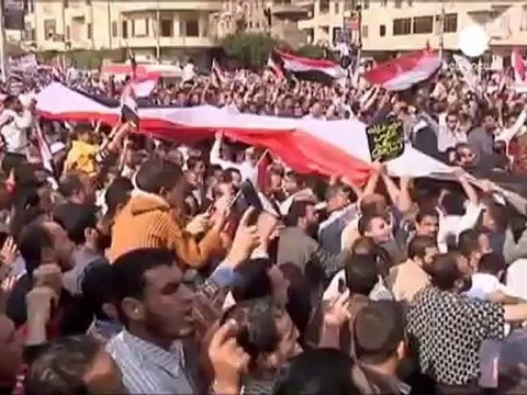 Manifestations anti et pro-Morsi face à un décret...
