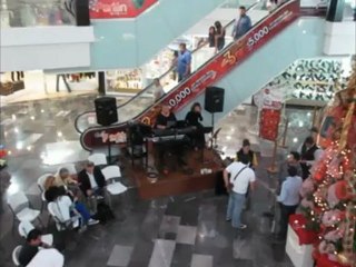 DUETO GRAN PIANO de PACO SERVIN[1].avi