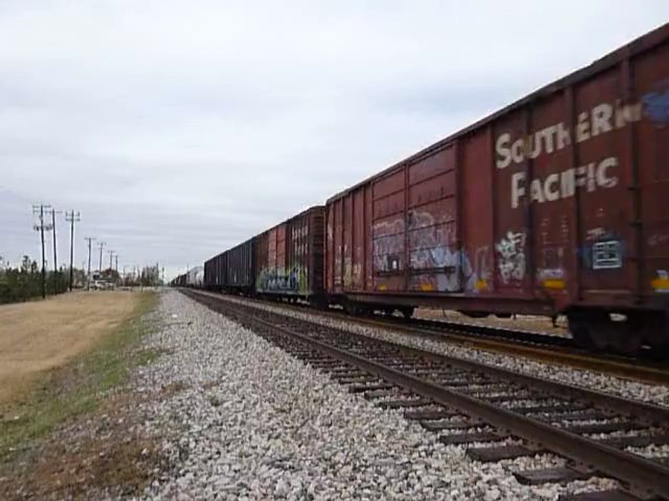 3rd train i got on 11-23-12, (3 SD 40-2's!)
