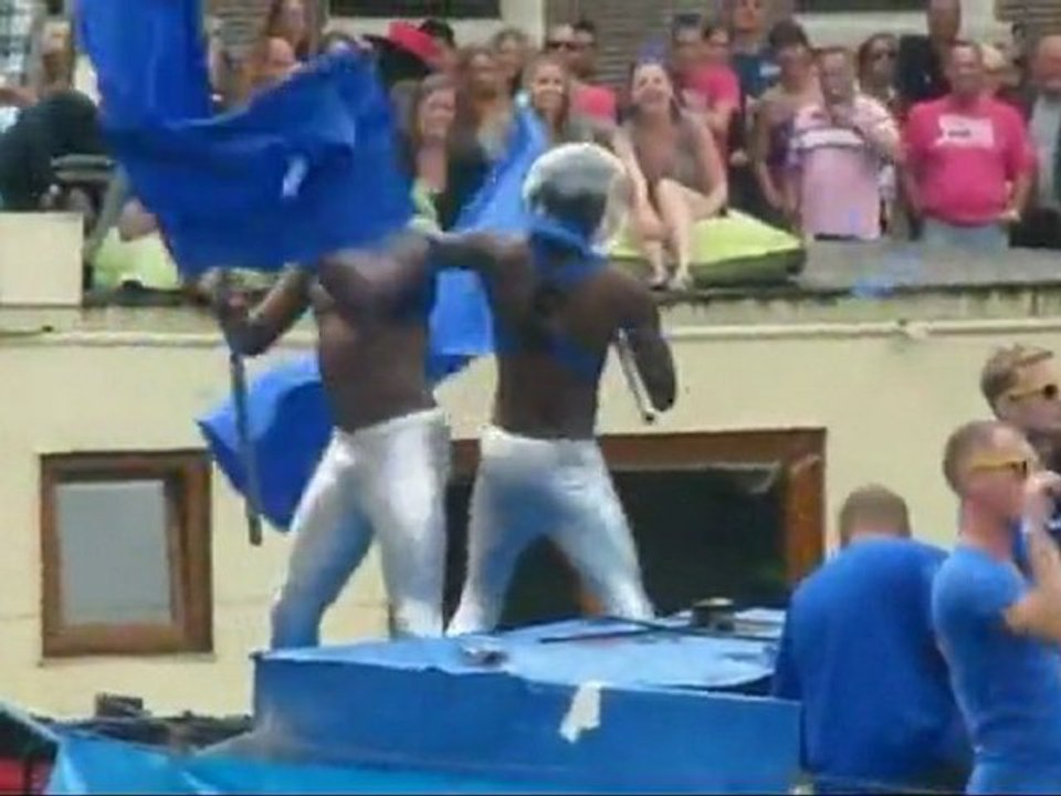 Amsterdam Gay Pride Parade 2012 - jfm8561 present . You can pretty light and sound on the  Amsterdam