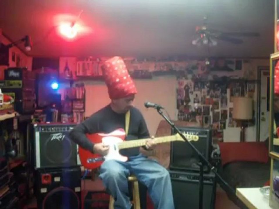 Jeff Hancock plays" Haar Blues" (live) with friends...