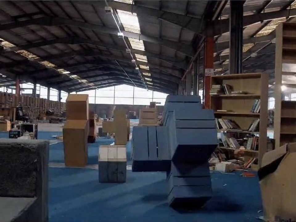 It Hugs Back – Now Again