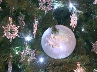 NewCa.com: 2012 Swarovski Crystal Wonderland and Nikki Yanofsky at Yorkdale