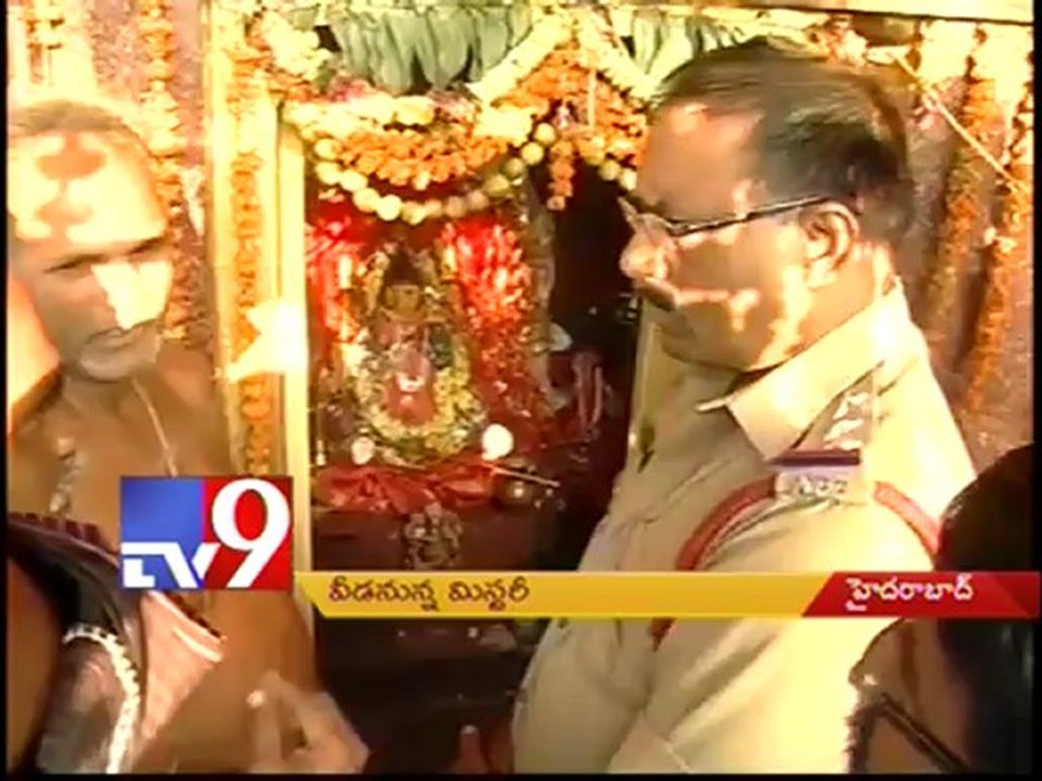 Thieves target temples