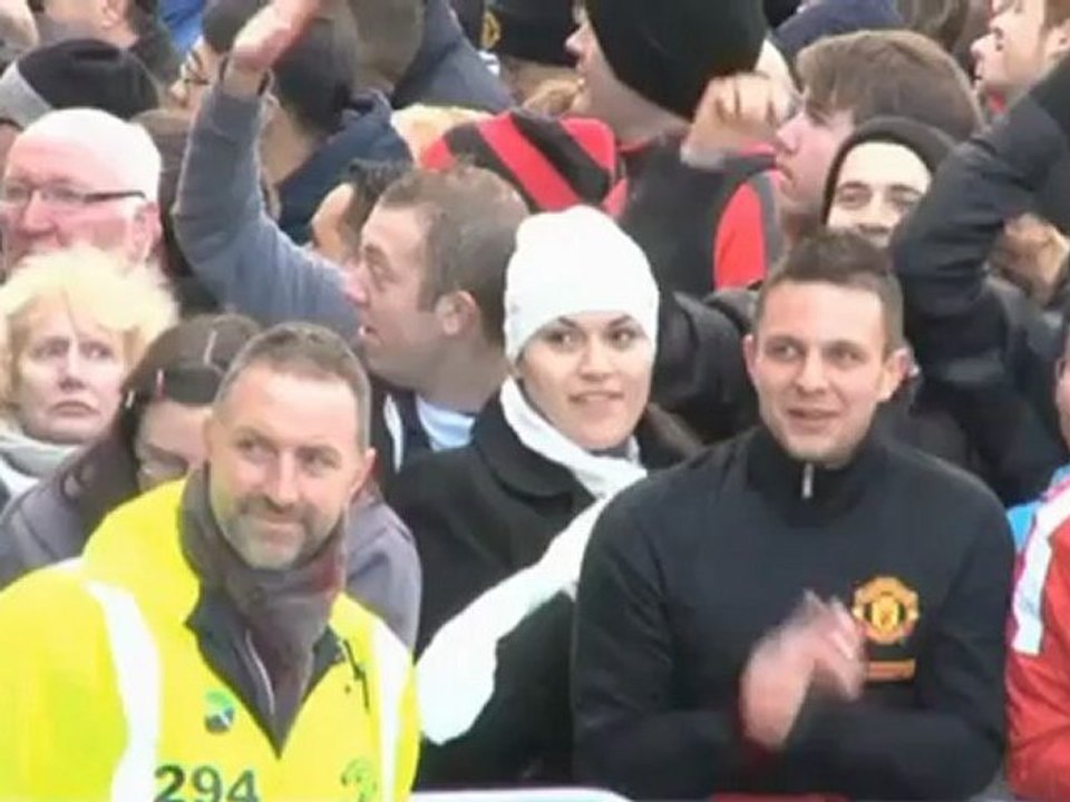 Sir Alex unsterblich: Ferguson-Statue vor Old Trafford enthüllt