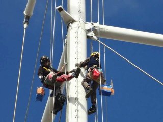 UN 5 MATS EN CALE SECHE (LOUL)