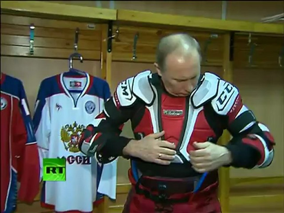 Putin put on ice: PM slips on skates for hockey training
