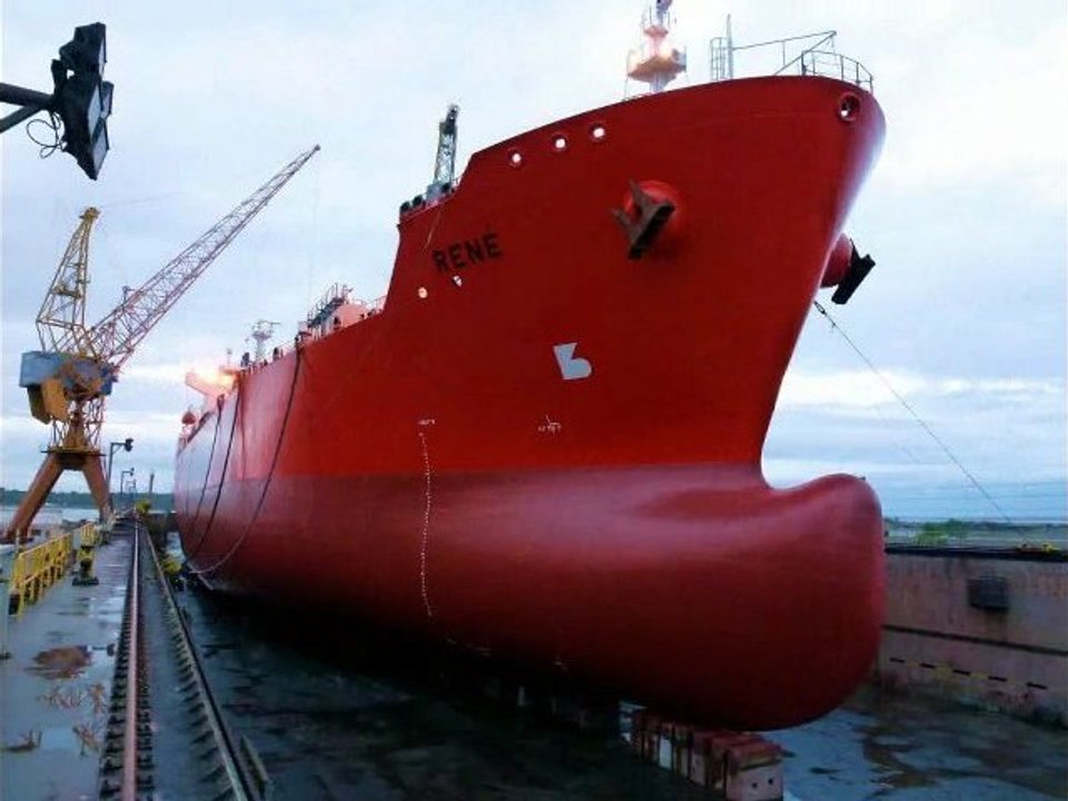 CHANTIER NAVAL AU PORTUGAL (LOUL)