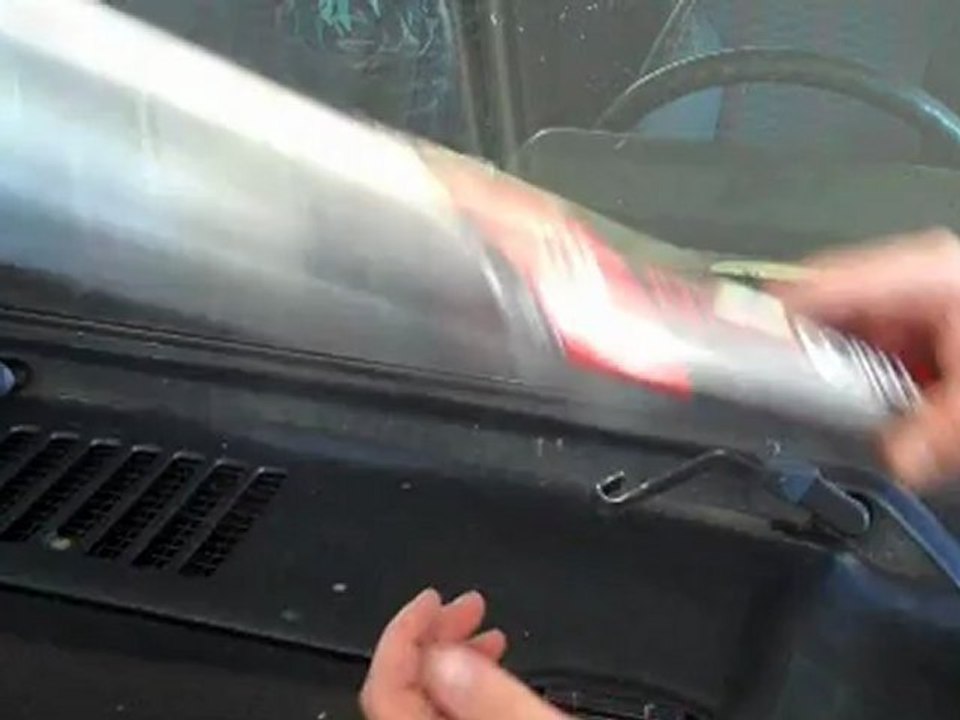 How to replace a wiper blade