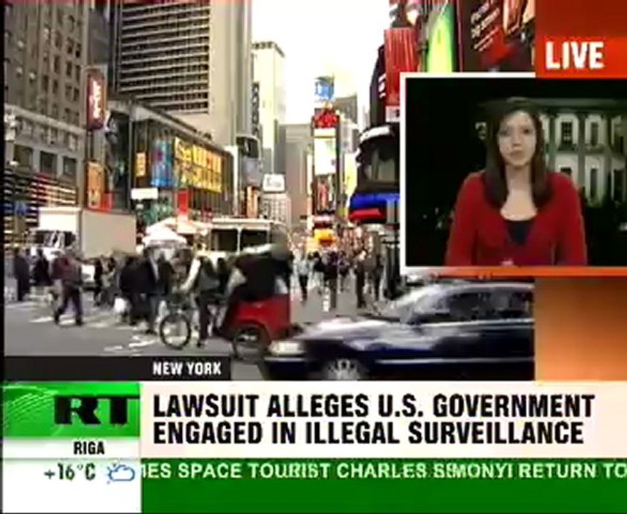 Obama defends Bushs wire-taps