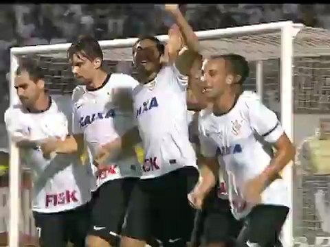 Corinthians empata com Santos no Pacaembu