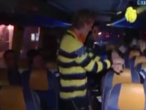 Kuyt fête la victoire contre l'OM en dansant le Gangnam Style !