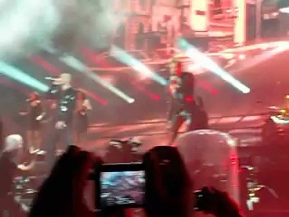 Extrait de -Rock'n'roll attitude (avec Pascal Obispo)- au SDF le 15 Juin 2012