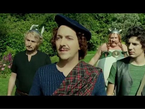 Astérix y Obélix al servicio de su majestad - Segundo Tráiler Español [360p]