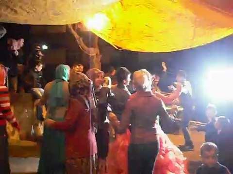 25. kasim 2012.Yeni köy muhtarinin kizinin nisan eylencesi. 026